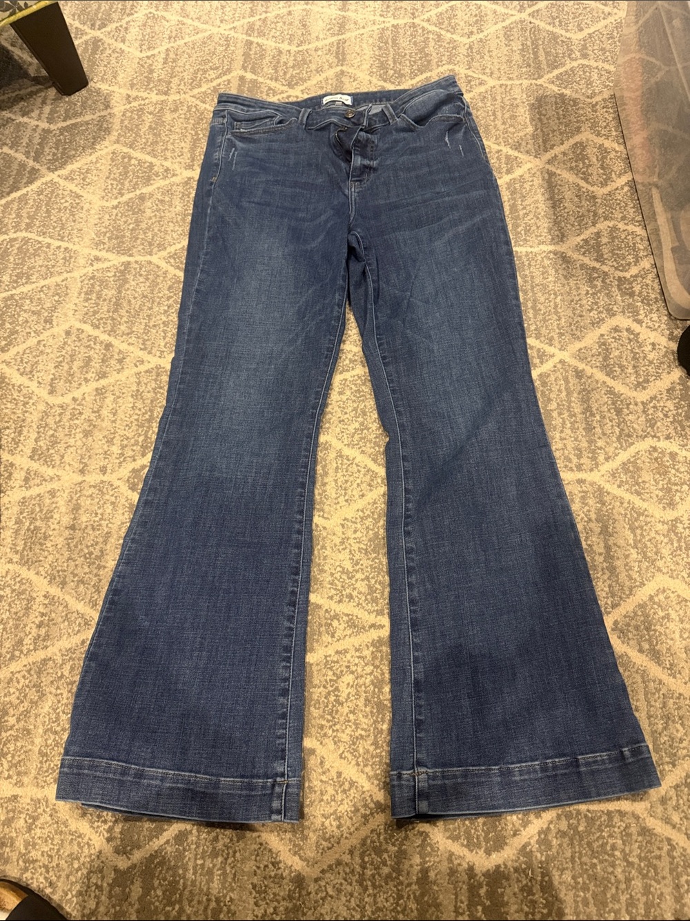Wide-Leg Flare Jeans in Dark Blue